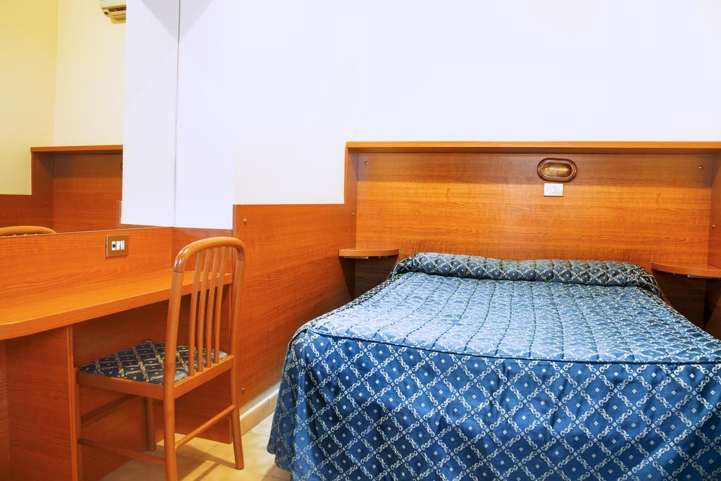 Camp'S Hotel Colonna Ngoại thất bức ảnh